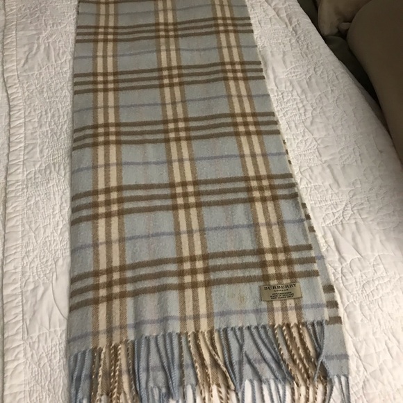Light blue and grey checked classic cashmere scarf - Picture 2 of 3